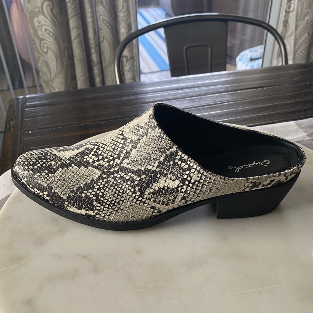Qupid Snake Print Mule Clog New - image 4